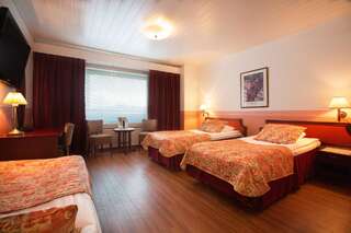 Отель Hotel Milton Йювяскюля Трехместный номер-4
